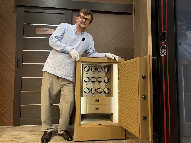 
<span>Сейф для автоподзавода и хранения 12-ти часов PaulDesign Inbuilt 100 BG (виндеры)</span>
