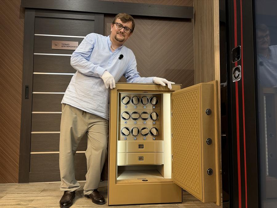 Сейф для автоподзавода и хранения 12-ти часов PaulDesign Inbuilt 100 BG (виндеры)