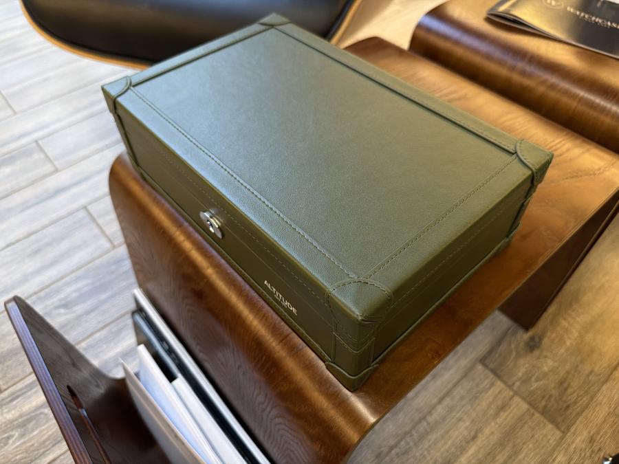 Шкатулка для хранения 10-ти часов 10GG